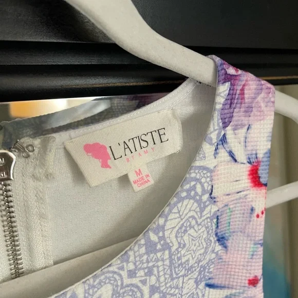 L’ATISTE Floral Cut Out Mini Dress‎ Size Medium - Picture 3 of 6